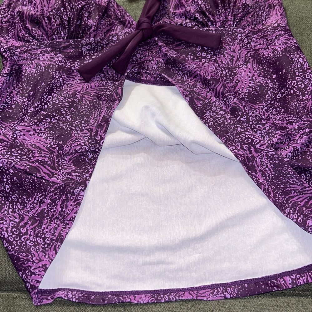 NWT small swimtop with halter closure and boy short bottom by Jose LLC - Picture 5 of 15